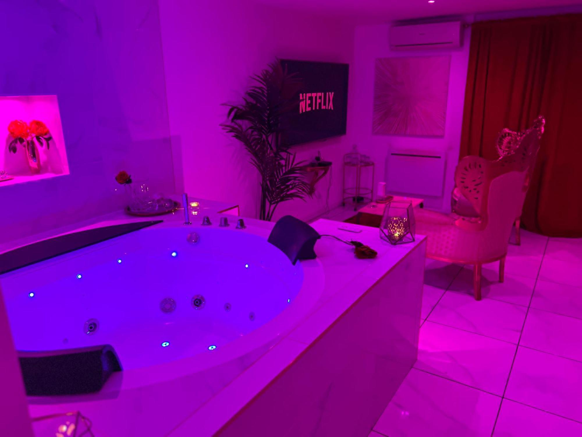 Romantique Avec Jaccuzy à La Gare De Appartement Montpellier